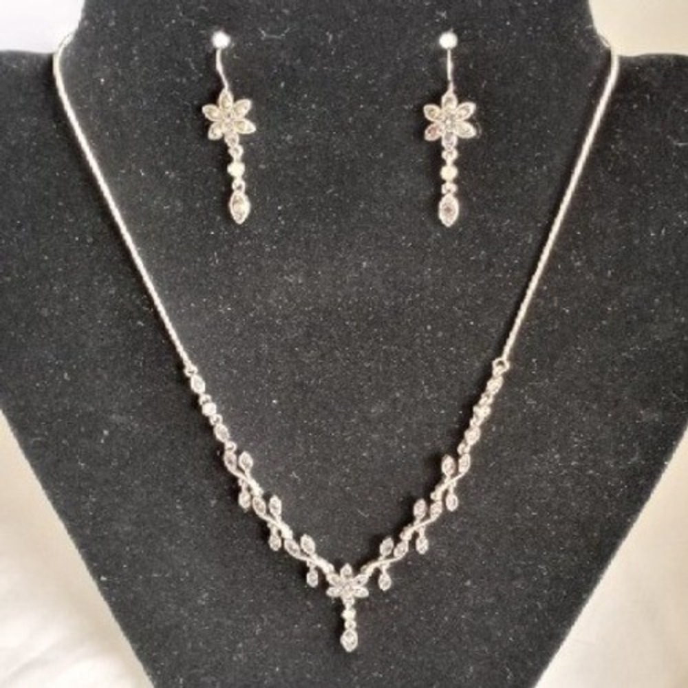 Vintage Marcasite Floral Vine Necklace and Drop Earrings Jewelry Set Silver Tone